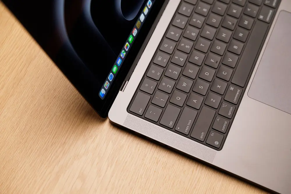 MacBook Pro 键盘.webp